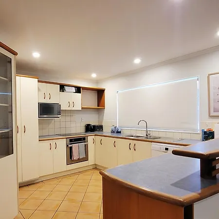 Sea View 5 Bedroom Holiday House Whangaparaoa Exterior foto