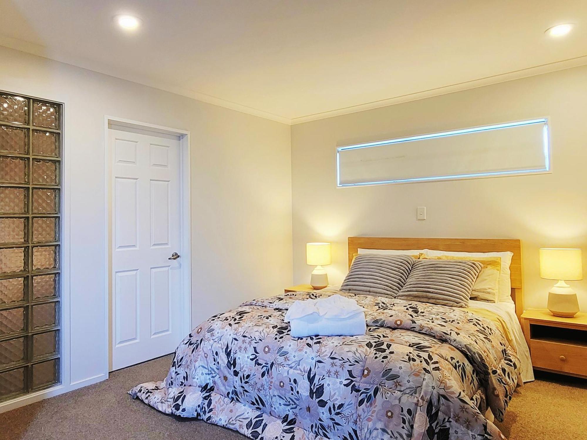 Sea View 5 Bedroom House Whangaparaoa