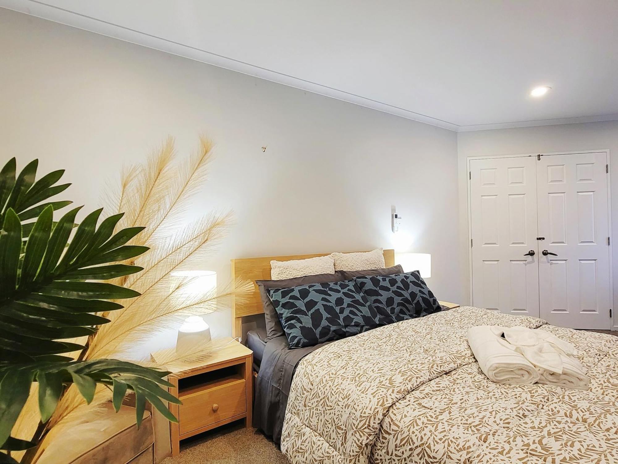 Sea View 5 Bedroom House Whangaparaoa
