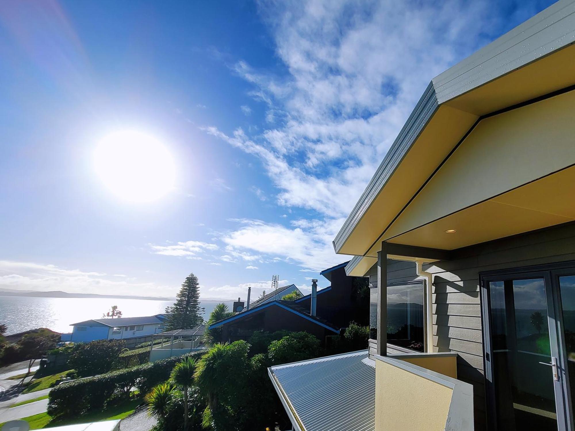 Sea View 5 Bedroom House * Whangaparaoa